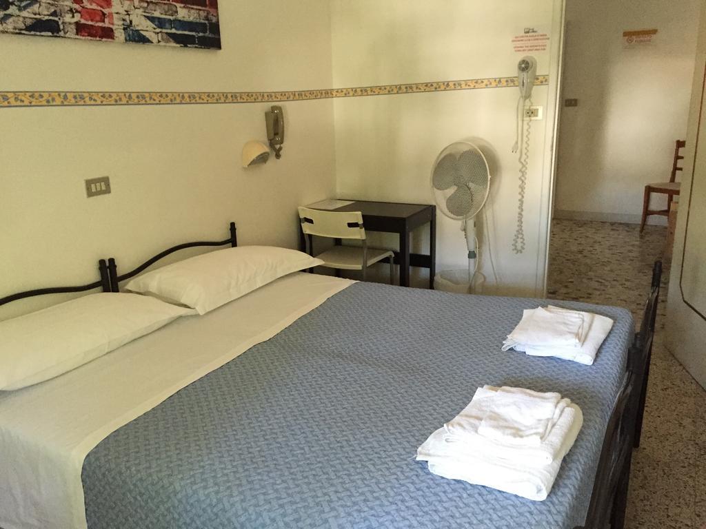 Hotel Zaghini Римини Стая снимка