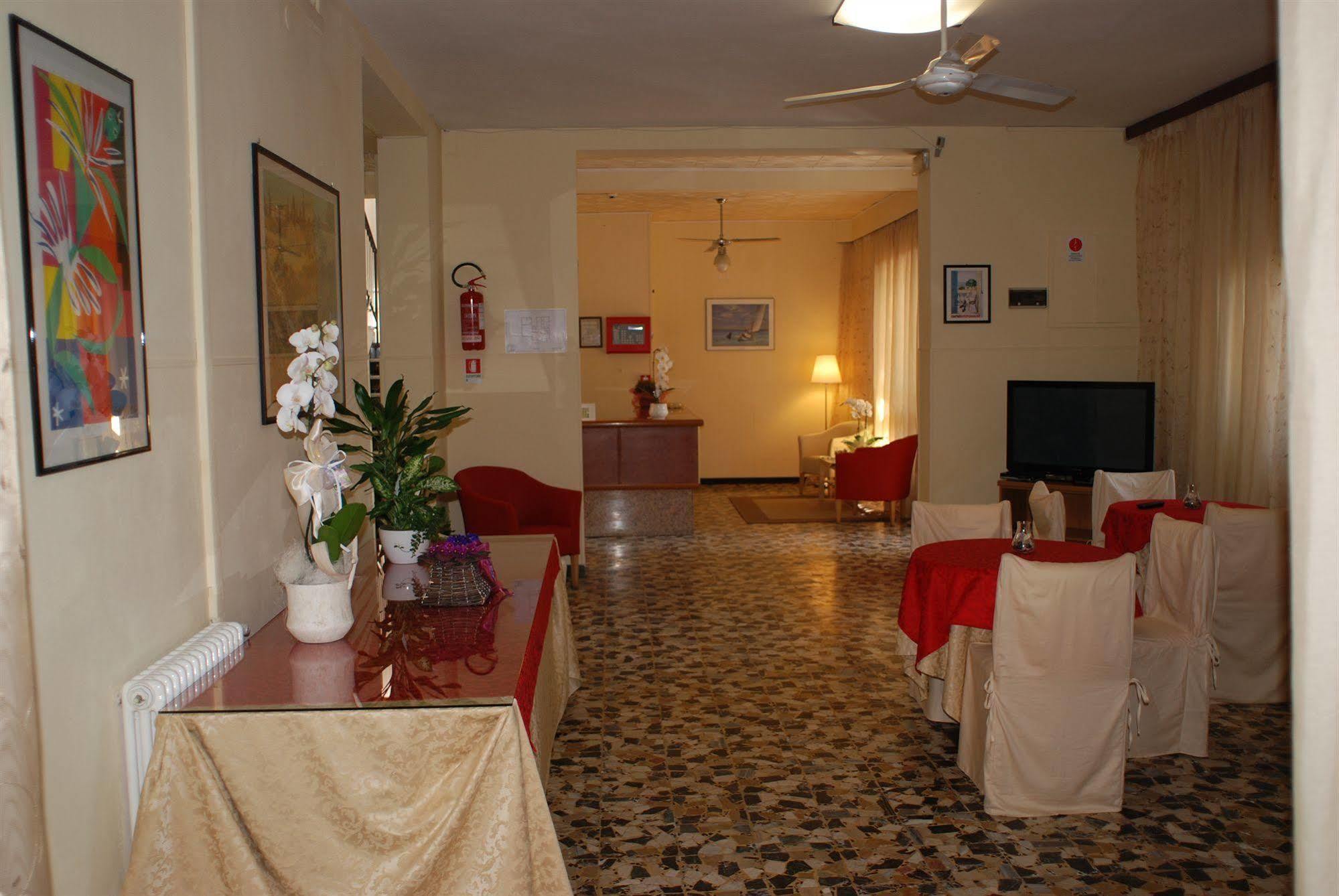 Hotel Zaghini Римини Екстериор снимка