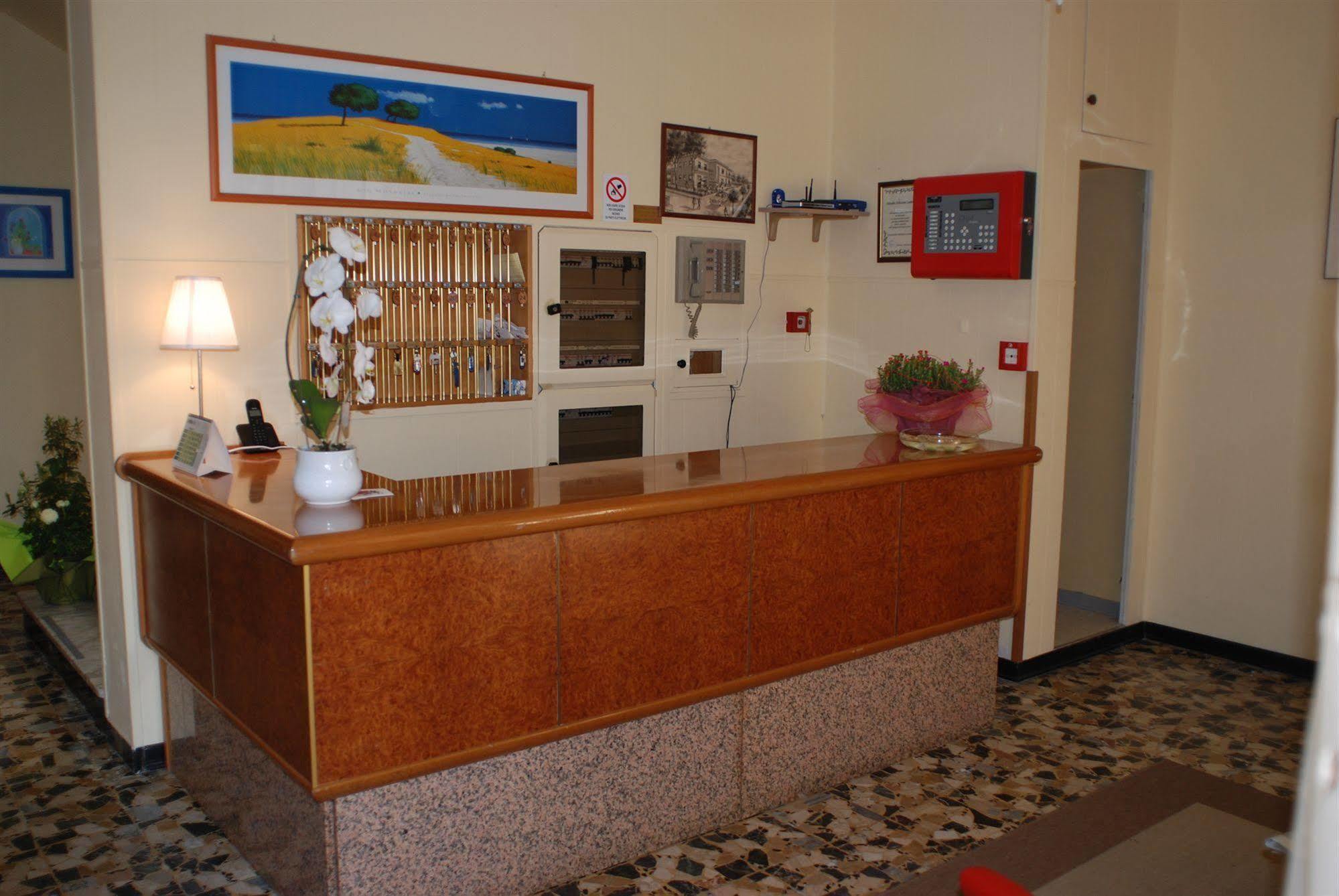 Hotel Zaghini Римини Екстериор снимка