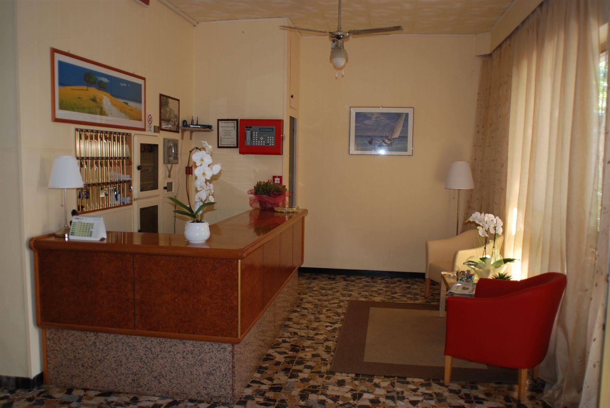 Hotel Zaghini Римини Екстериор снимка