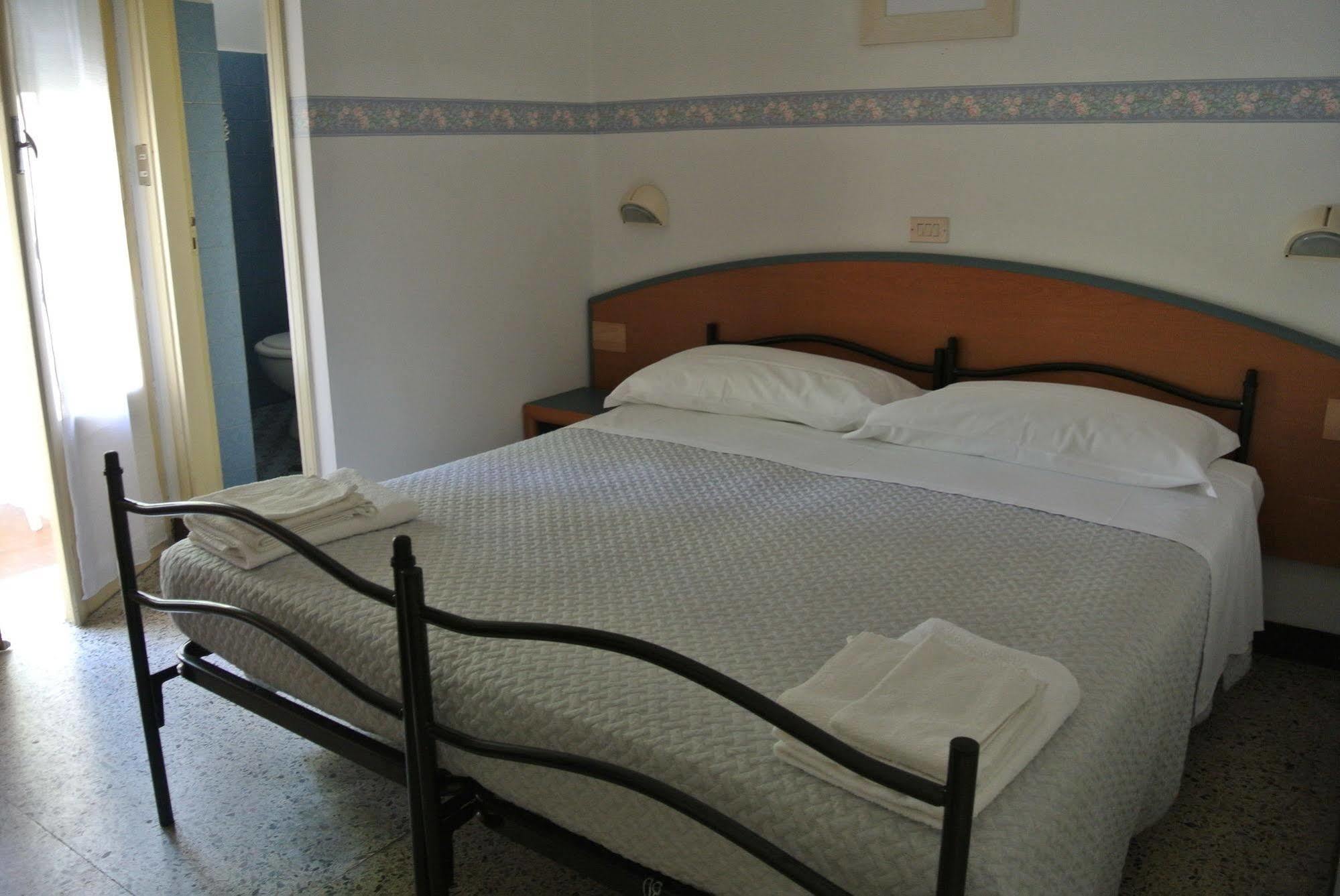 Hotel Zaghini Римини Екстериор снимка